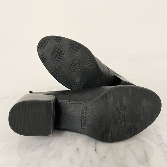 Ten Points Jonna Chelsea Boots - Black, size 6 - Picture 3 of 4